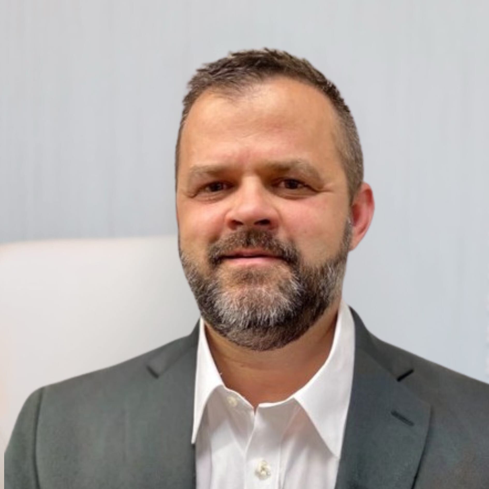 Headshot resizing (4)